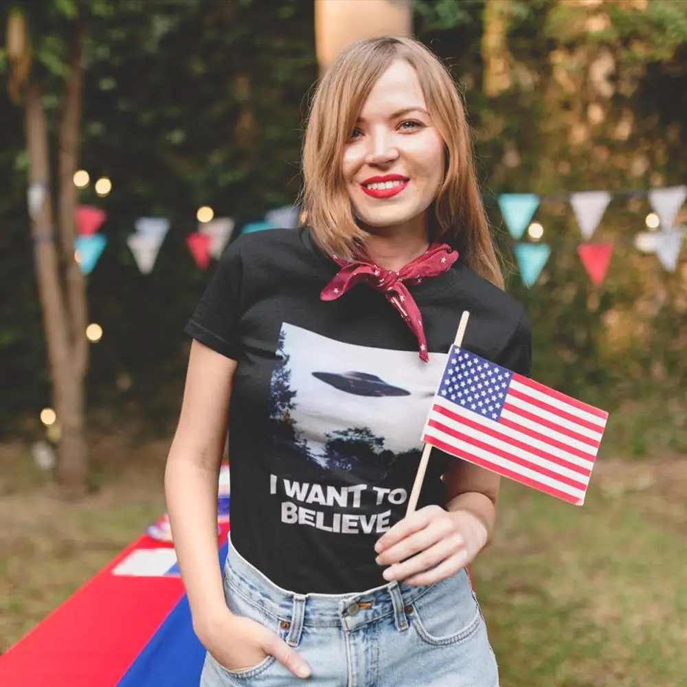 

Женская футболка с круглым вырезом, с надписью «I Want To Believe»