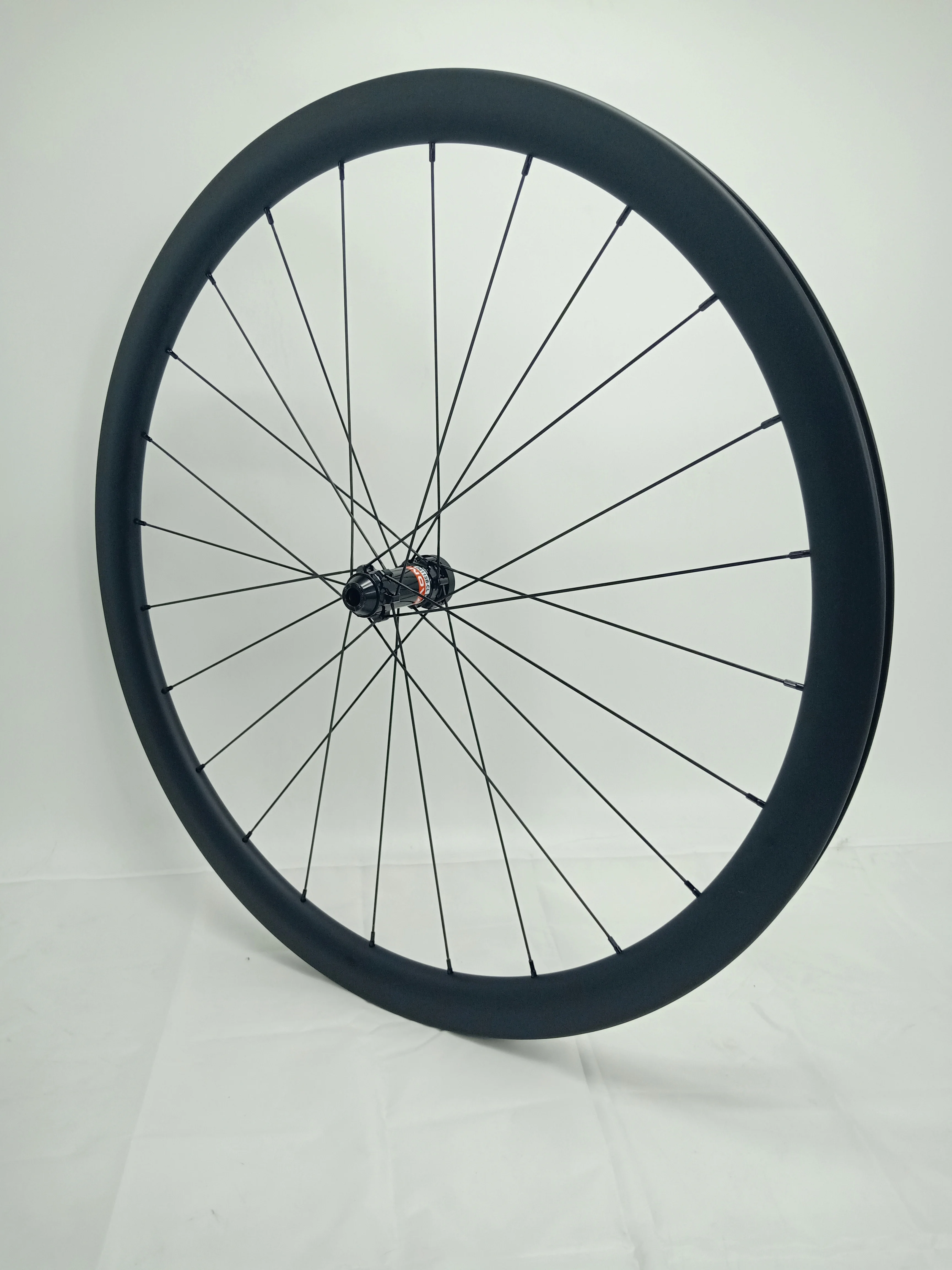 Карбоновые колеса для дискового тормоза 38 мм 50 бескамерные 700c Велокросс дорога