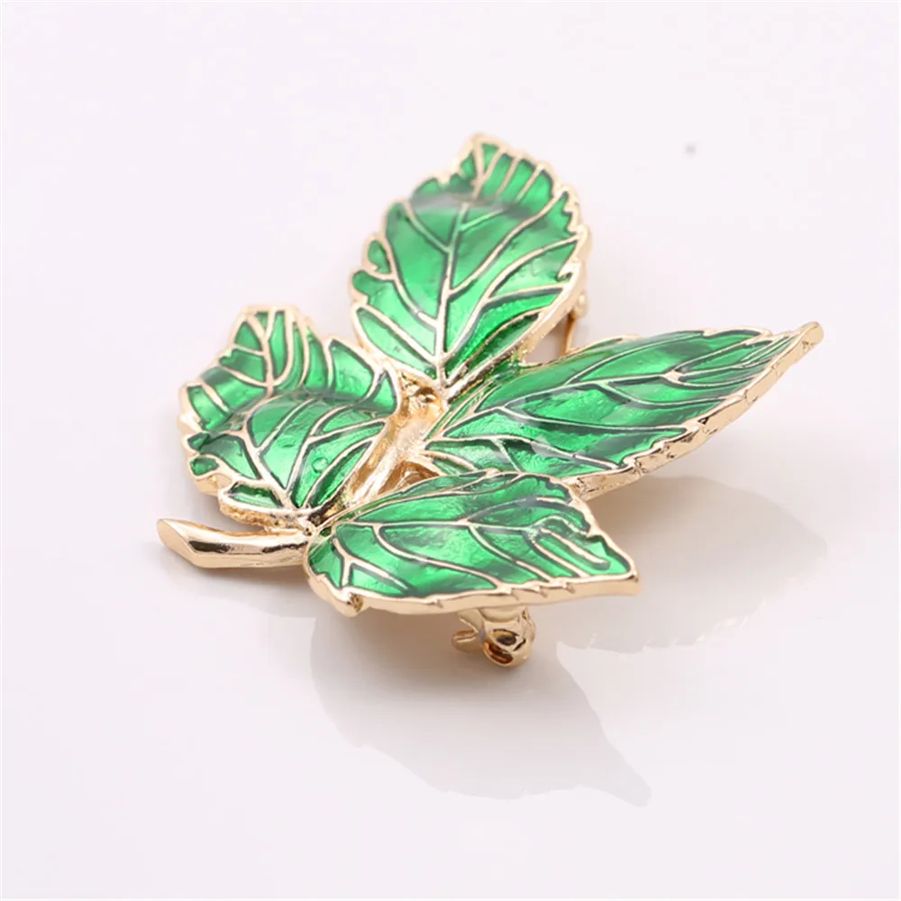 Бесплатная доставка модная брендовая новая эмалированная брошь в виде зеленых