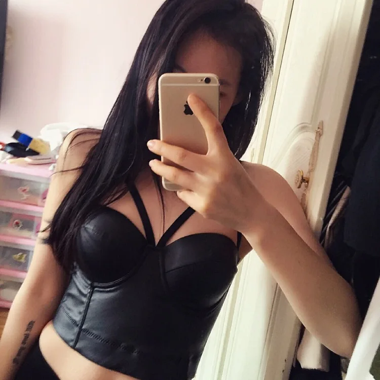Матовая кожа PU вырезать крест Bralet Для женщин Бюстье бюстгальтер ночного клуба