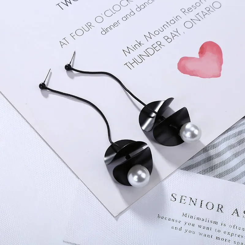 Две черные спиральные диски белый искусственный жемчуг длинные цепочки сплав