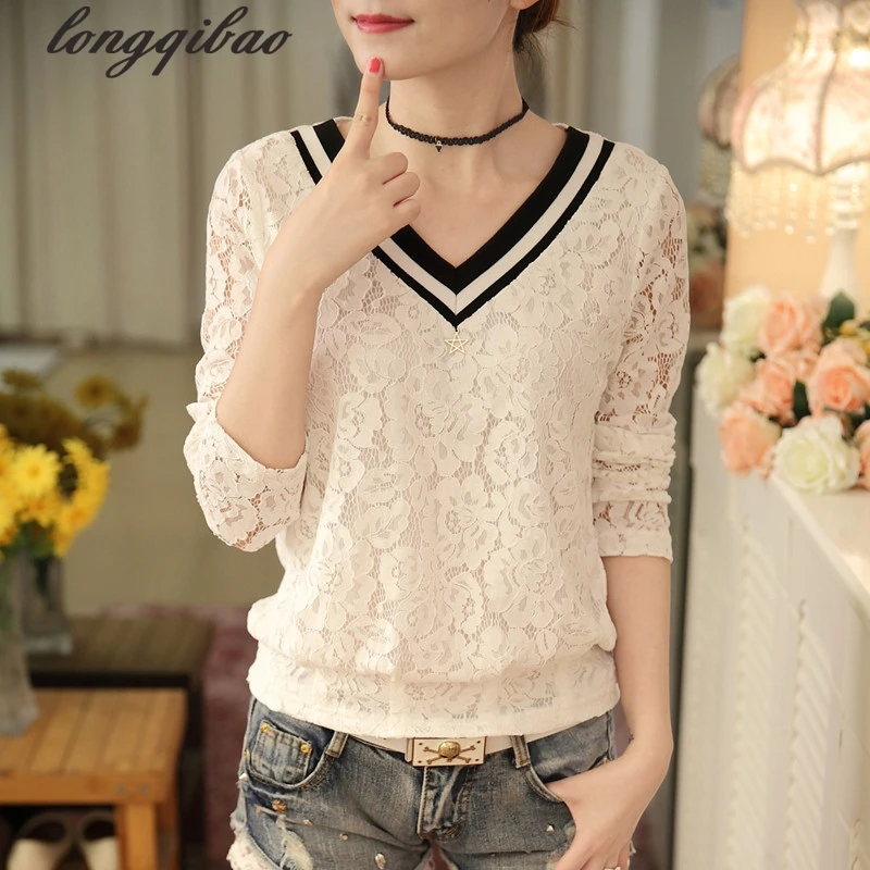 

2017 Spring and Autumn Women's new V-neck long sleeves ladies hollow lace sexy T-shirt TB7080