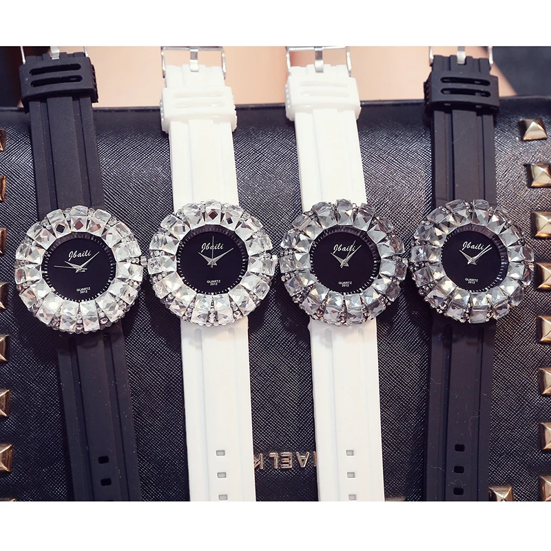 Модные женские часы блестящие Кварцевые с кристаллами силиконовые ремешком