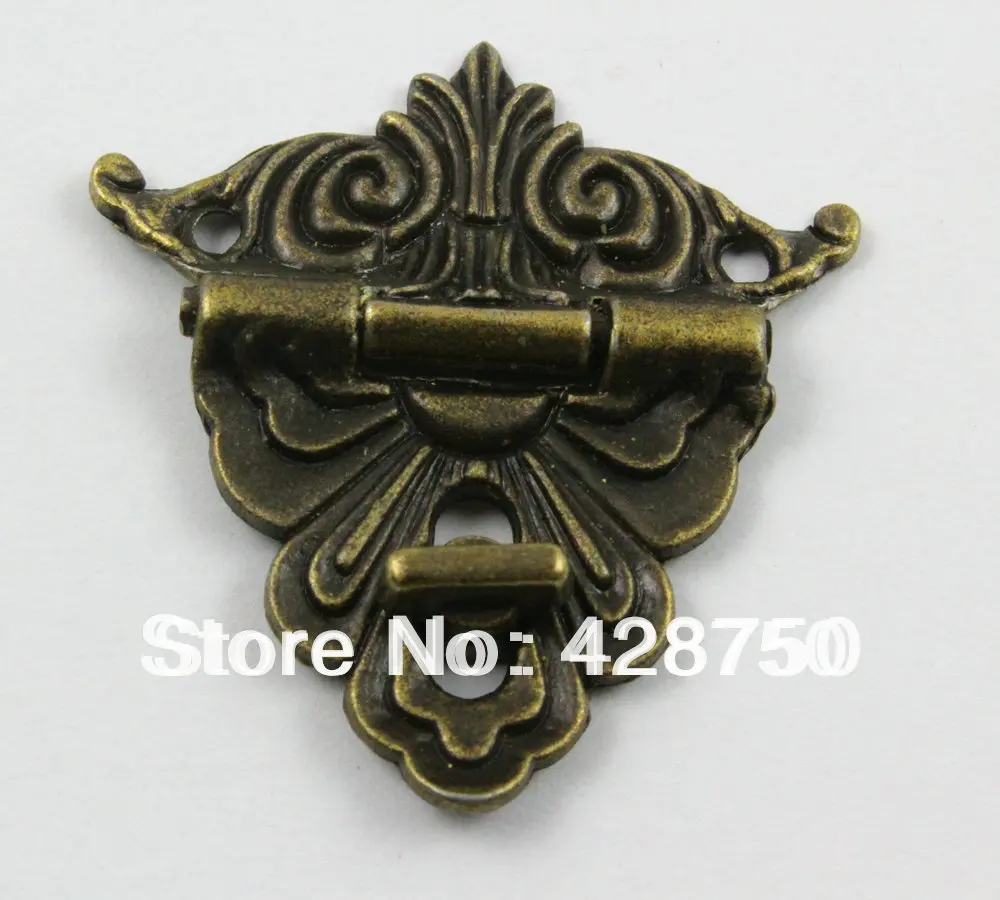 Античная латунная шкатулка для ювелирных изделий с защелкой 45x48 мм с винтами