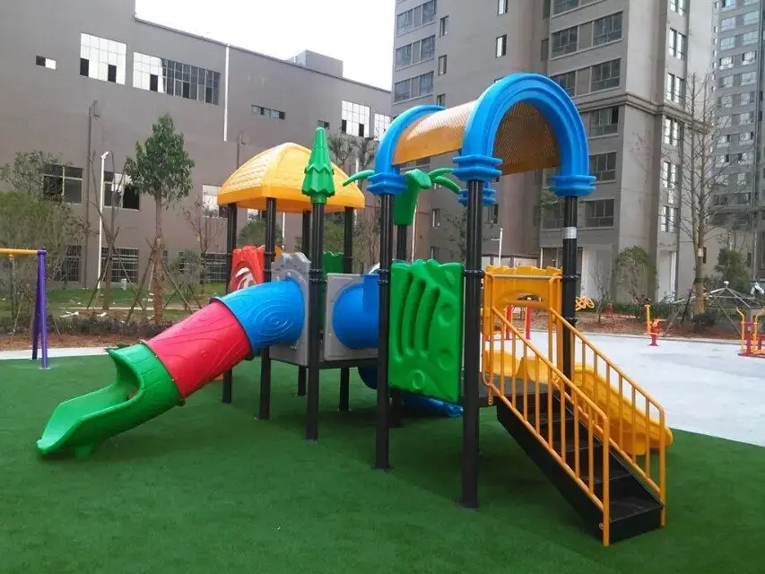 Жилые помещения детская игровая площадка сертифицированное CE Детская уличная