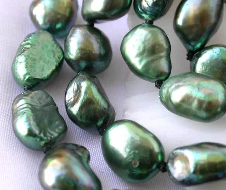 

One Strands 8-9mm Bright green baroque pearl real natural freshwater pearl loose beads 35cm / 14.5inch DIY