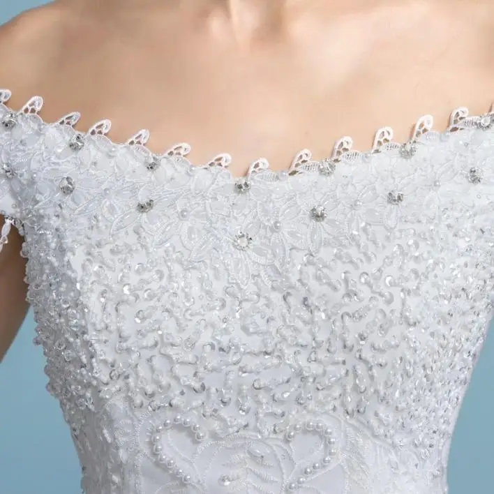 Женское кружевное платье с вырезом лодочкой и цветочной аппликацией | Свадьбы