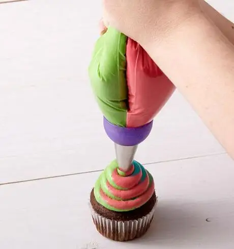 

Насадка-конвертер для кондитерского мешка, 3 отверстия, 3 цвета, соединительный прибор для кондитерского крема