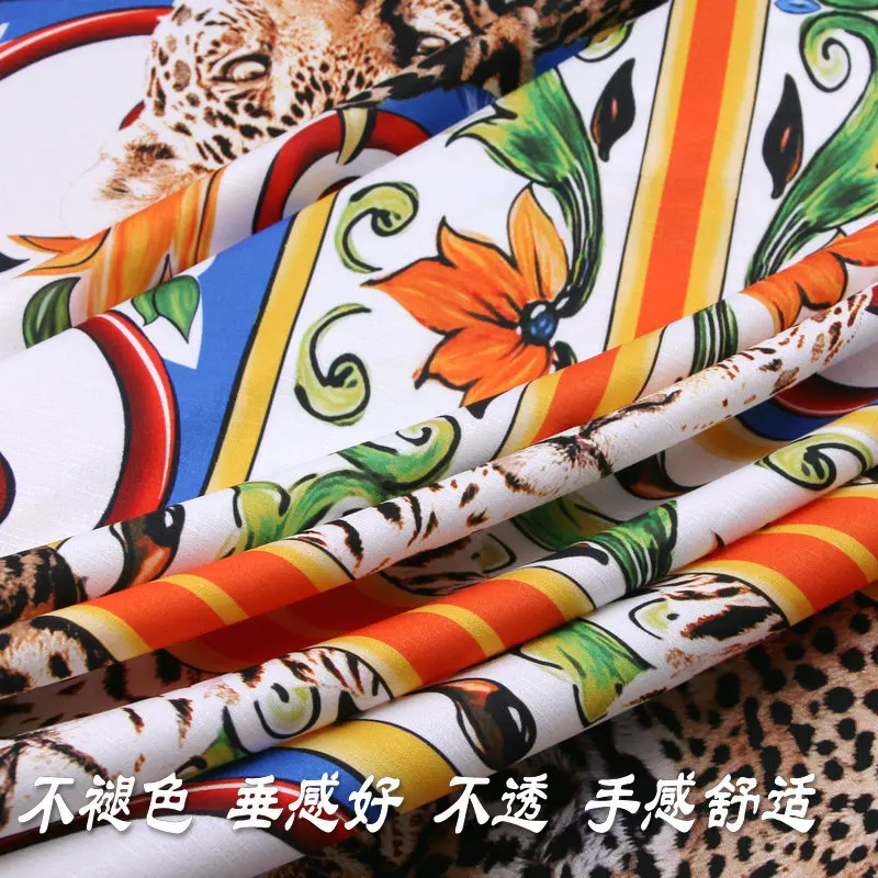 Летняя короткая юбка ткань леопардовая сине белая фарфоровый принт бамбуковая