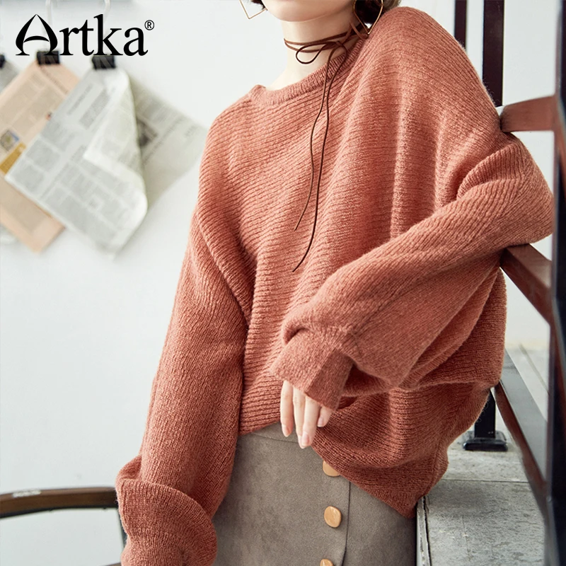 Женский однотонный пуловер ARTKA универсальный с круглым вырезом и рукавами