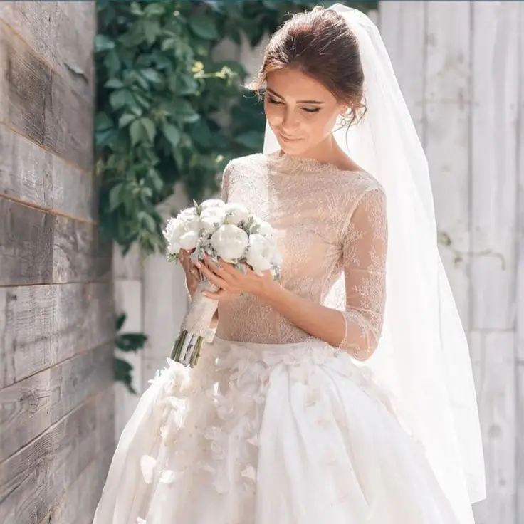 

Vintage 2020 Elegant Handmade Flowers Wedding Dress Backless Long Sleeve Bride Gown Romantic Lace Ball Gown vestido de novia