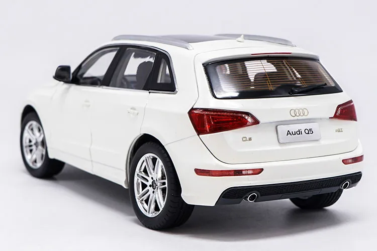 Новинка 1:18 AUDI Q5 SUV литая под давлением Модель автомобиля игрушки для детей рождественские подарки коллекция оригинальная коробка