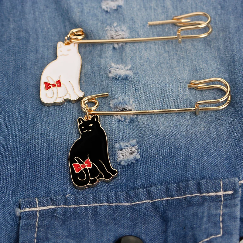 Высокое качество простая мода Черный кот Белый Кот капля масло брошь значок