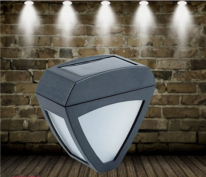 Садовый светильник в европейском стиле на солнечной батарее для лестницы