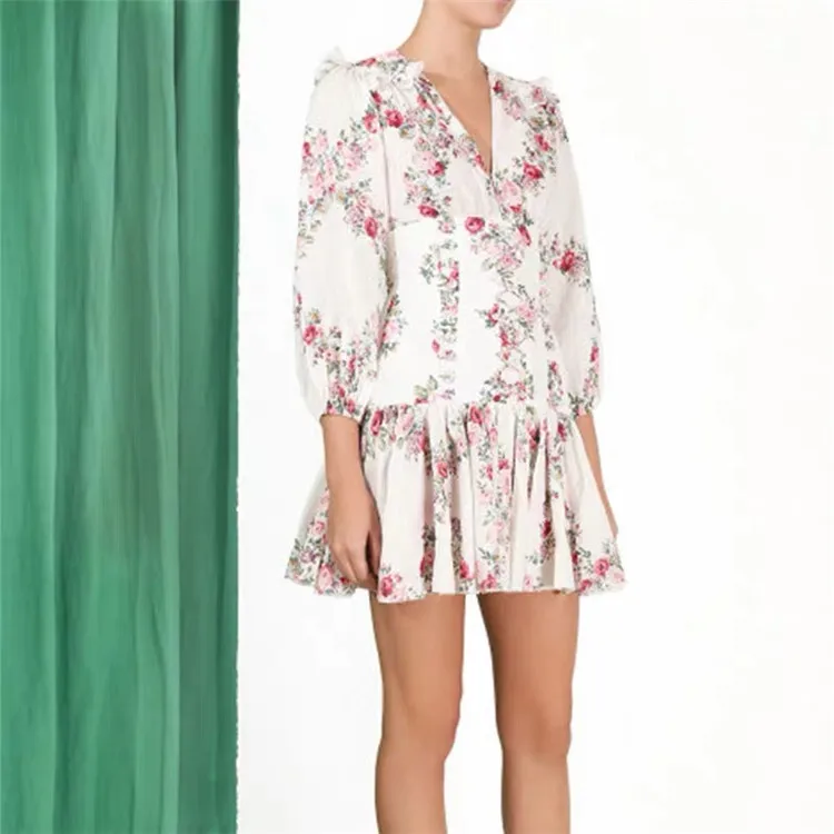 Женское платье с рюшами белое в стиле бохо v образным вырезом рукавом три