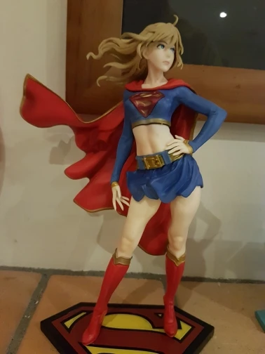 Лига Справедливости DC Comics Super Ragazze Supergirl Figura Bambola del PVC экшн-фигурка Коллекционная