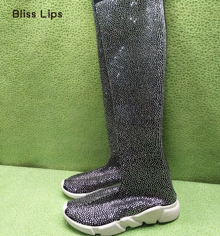 black Новые длинные гольфы для Стразы кроссовки bling Стразы обувь на каждый день; женская вязаная Носки Сапоги выше колена, тонкий Стразы women34-48 - Цвет: black
