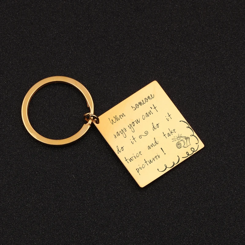 Модный брелок с гравировкой когда кто то говорит что вы не можете сделать это