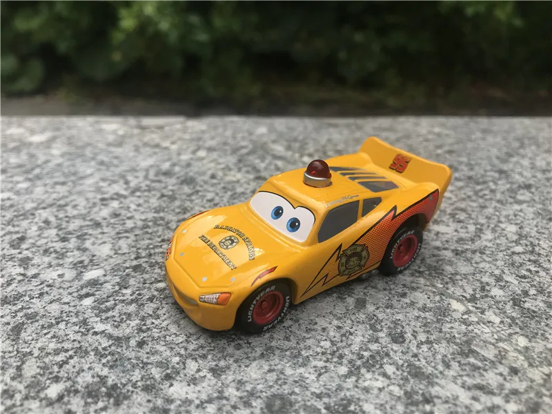 Takara Tomy Tomica Disney Pixar машинки шериф/король/Фло/Салли/цыпленок гекс/мэтер/Доктор