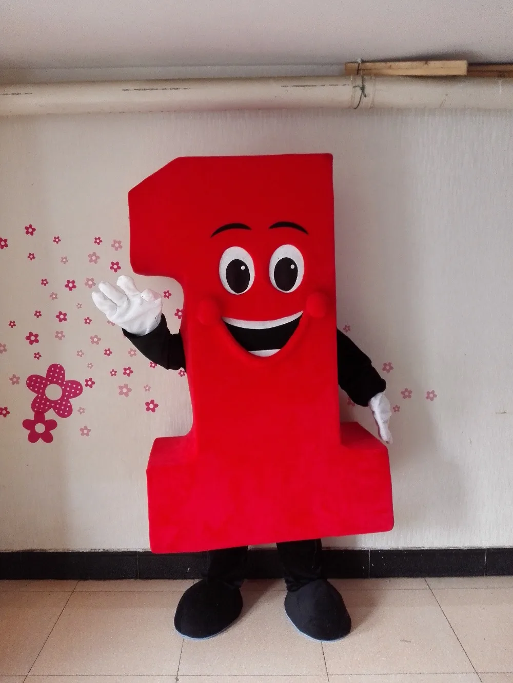 Костюм талисман № 1 первый мультяшный персонаж индивидуальный дизайн необычный