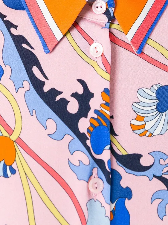 Элегантное трикотажное эластичное платье с отложным воротником и высокой талией