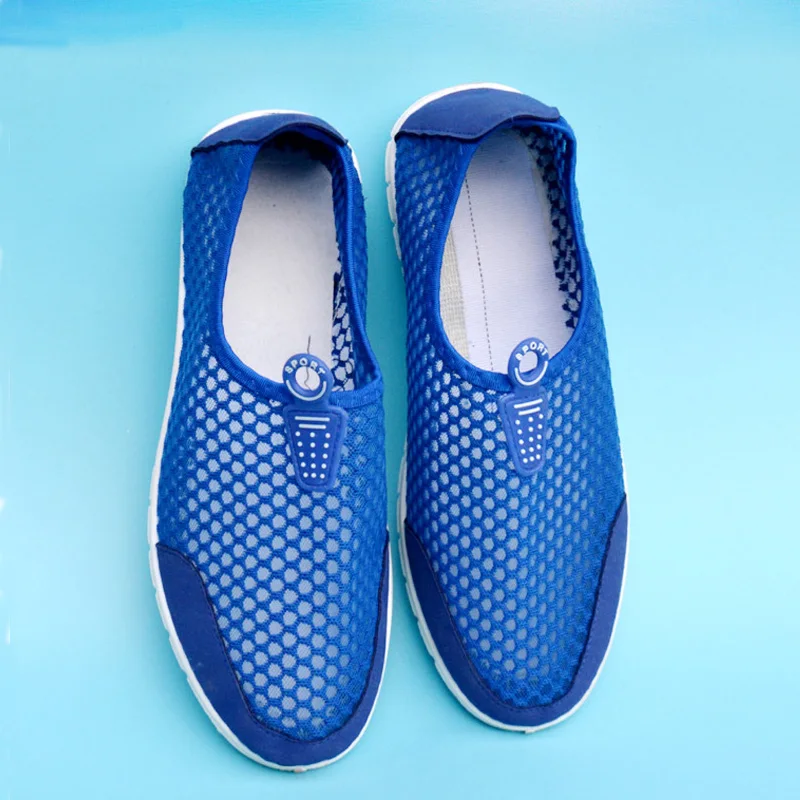 Летняя обувь мужчины ленивый свет скольжения на бездельников 2017 меш резиновой