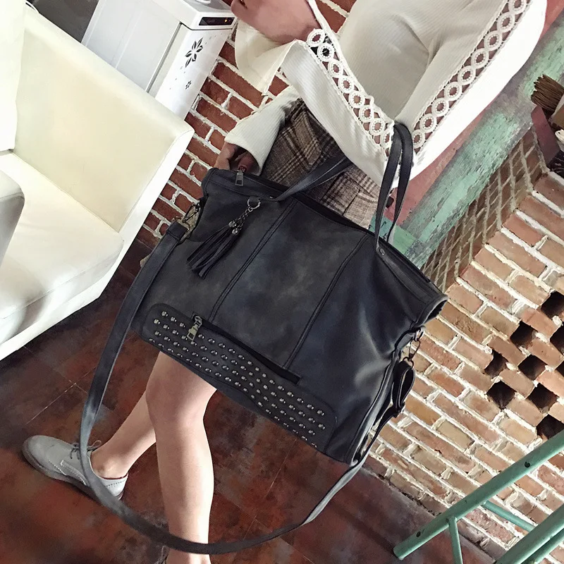 Известный Дизайн кисточкой заклепки tote сумки повседневное ретро на плечо