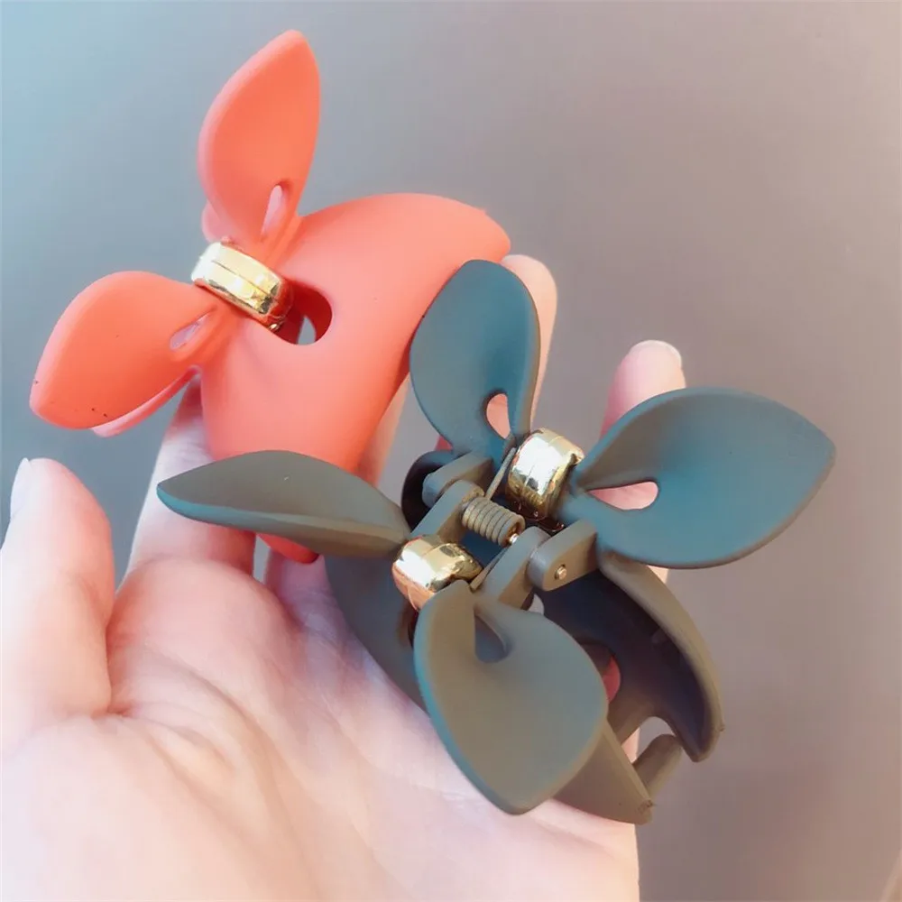 

Fashion Women Rabbit Ear Acrylic Hair Claws Hairpins Solid Resin Scrub Hair Crab Lady Make UP Washing Hair Clip Hair Accessories