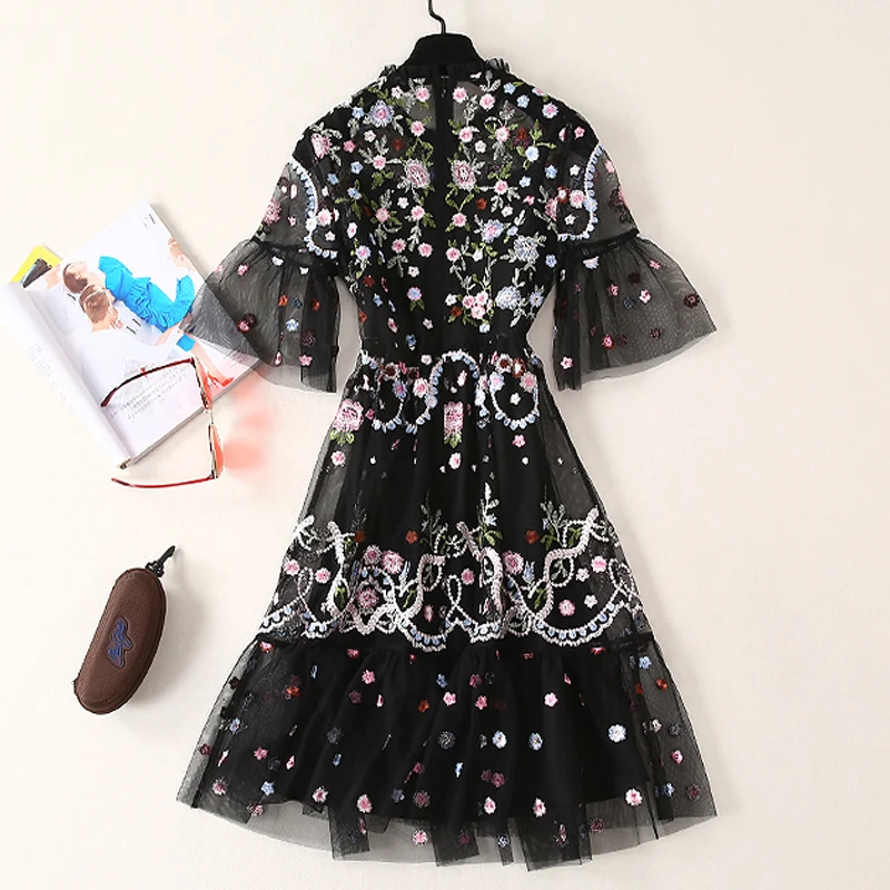 

Stereo Flower Hand Embroidery Splicing Mesh Sleeve Vintage Women Summer Elegant Black / Apricot Cascading Ruffle Dress