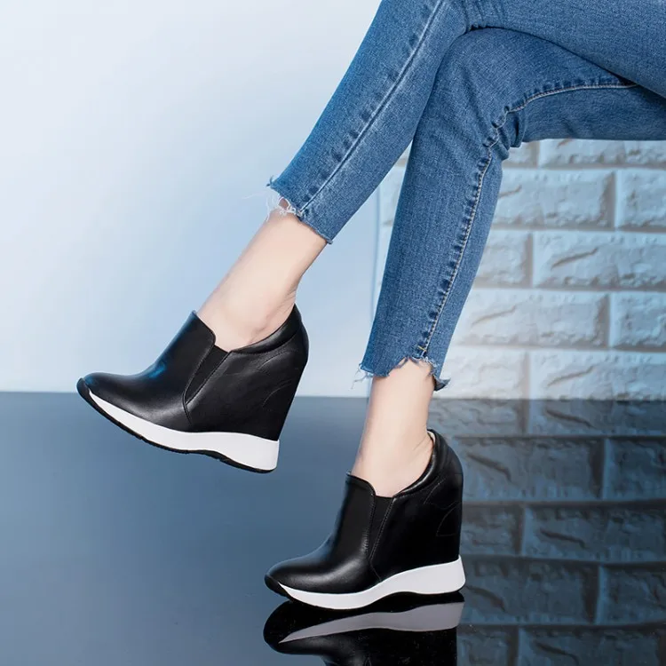 Женские кроссовки из натуральной кожи без застежки на платформе повседневная