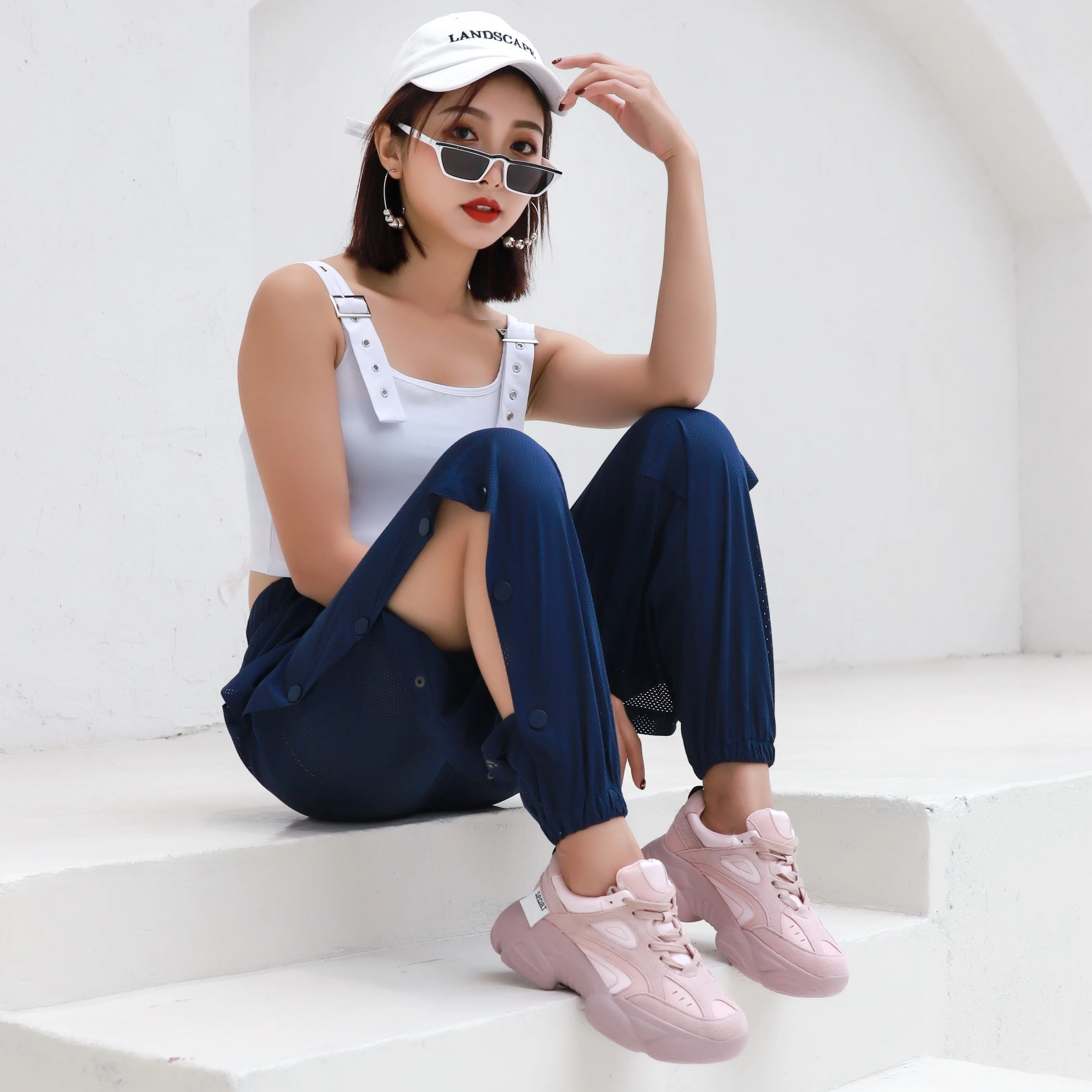 Обувь для бега женская обувь модная спортивная из натуральной кожи Новинка 2019