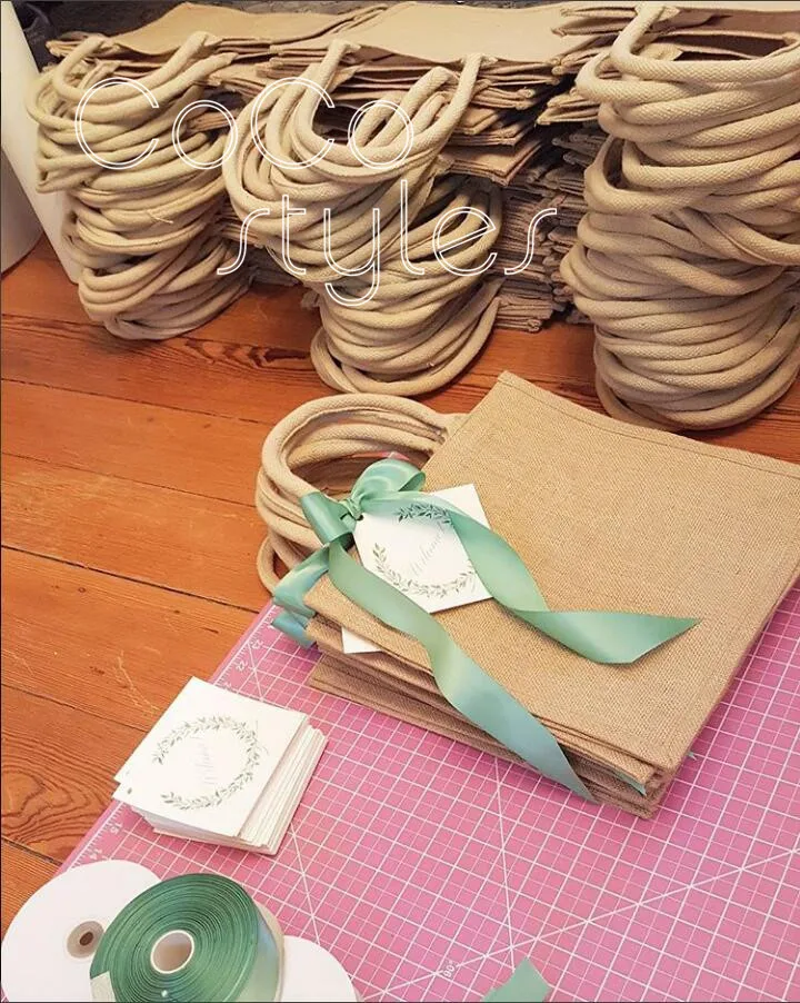 Cocostyles custom rustic hand made gunny bag with peak green ribbon for lawn wedding souvenir gift | Дом и сад
