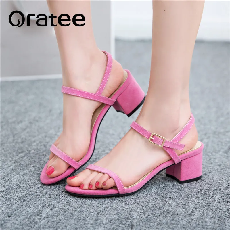 Новые женские босоножки с ремешком на щиколотке и пряжкой простые высоком