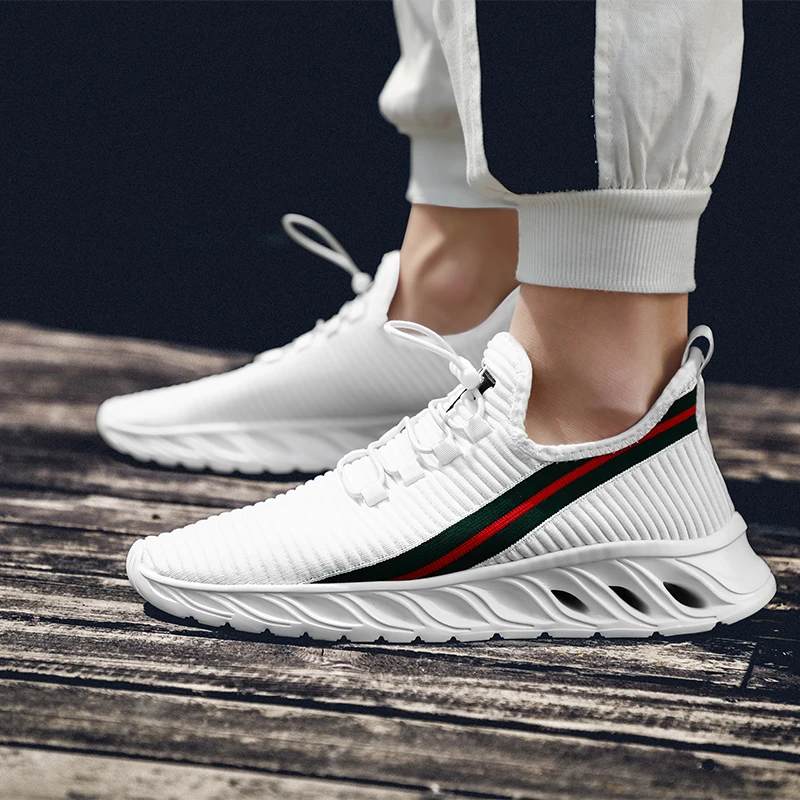Men's Sneakers Ultralight Breathable Running Shoes Fashion Casual Sports Zapatos Super Comfortable Pop Flexible Jogging Shoes