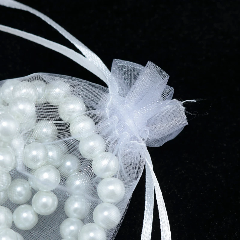 Маленькие подарочные мешочки из органзы 100 шт. 5 х7 см белые на шнурке свадебный
