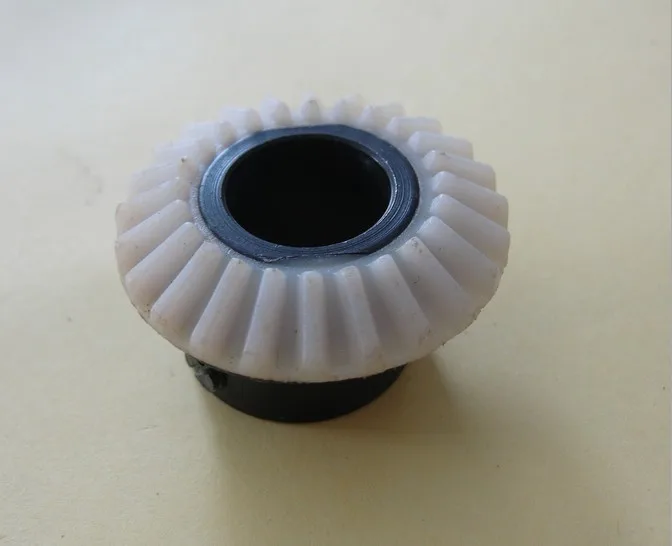 Детали бытовой швейной машины вал рычага коническая шестерня Singer #319695 |