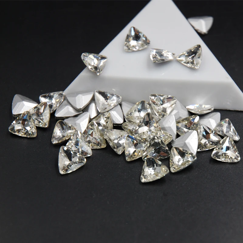 Стразы стеклянные с треугольными гранями 6/8/10 мм | Дом и сад