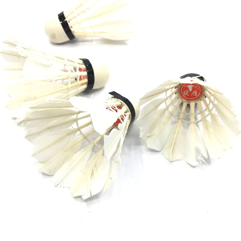 10 шт. высокоскоростные прочные многоцветные перьевые воланы Прочные Легкие для