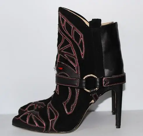 Вышивкой замшевые кожаные женские полусапожки с острым носком черного цвета