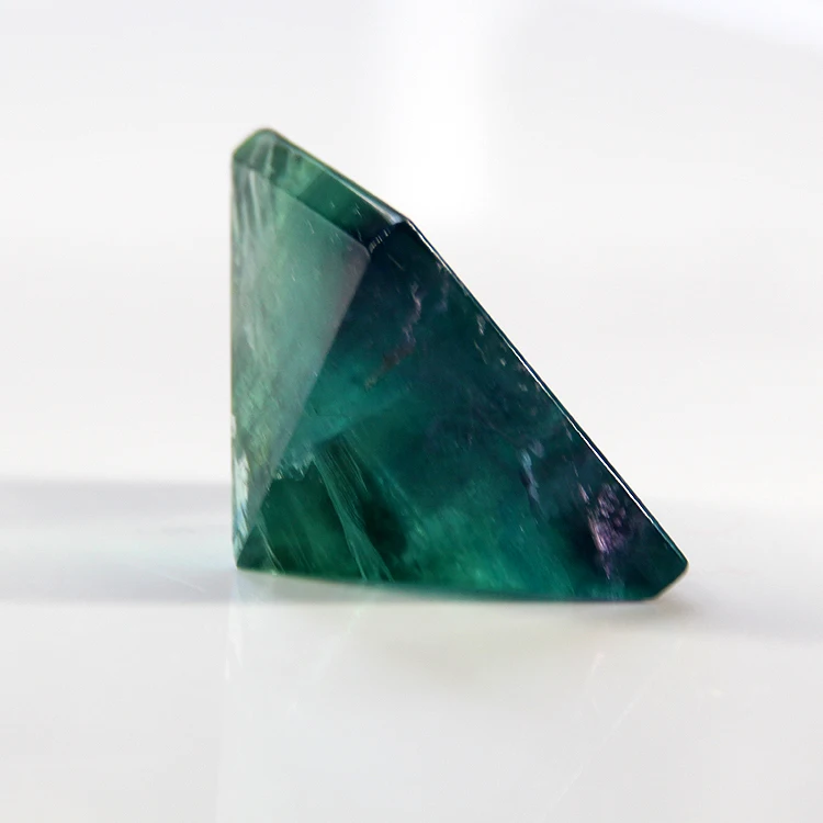 2015 натуральная кристальная Пирамида фиолетовая точка флюорита хлорфановая