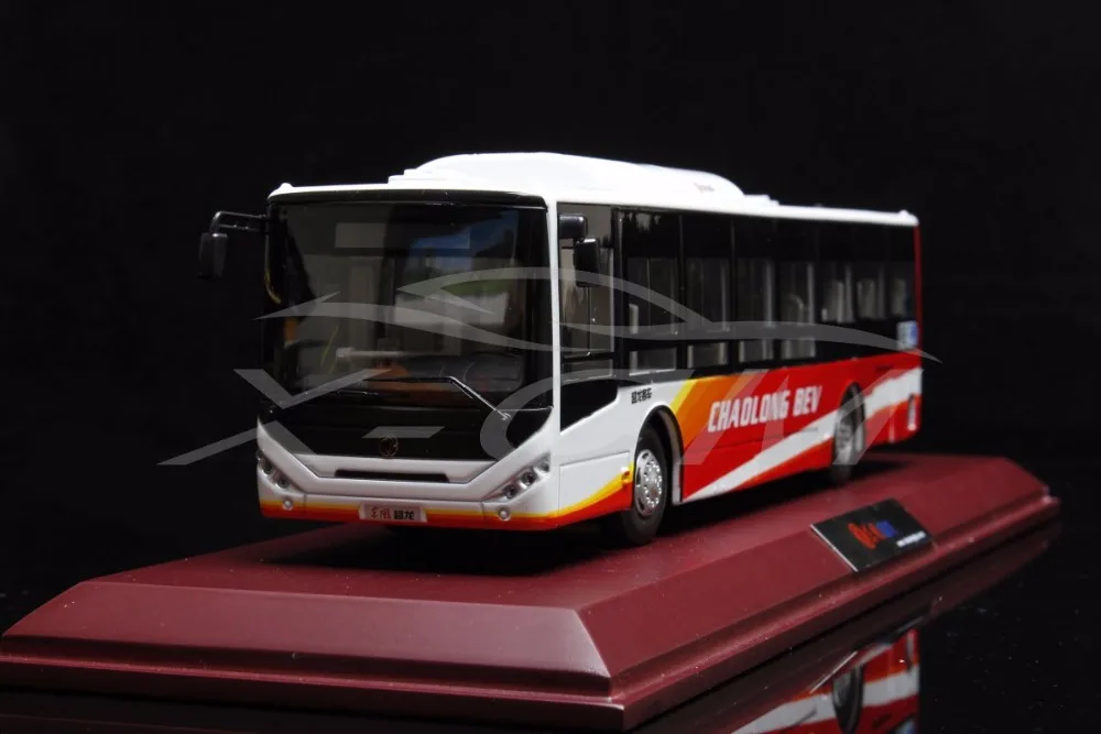 Литая модель автобуса Dongfeng Chaolong BEV 1:40(белый/красный)+ маленький подарок