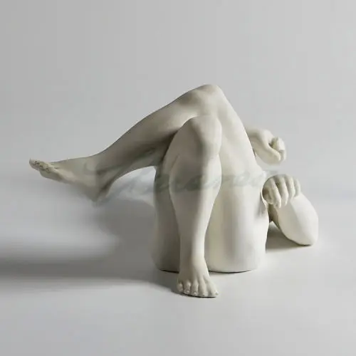 Скульптура в стиле современного искусства Белая Керамика ручной работы голая