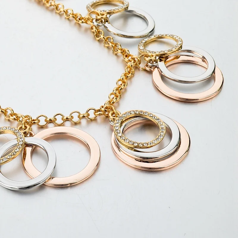 Женское колье чокер с круглым кулоном кристаллами|choker gold|pendant chokercircle pendant |