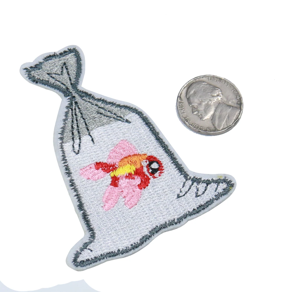 1PC Poor goldfish Trapped in bag Cartoon Animals Patch Save me creative Badge Iron on Patches for Clothing 74*58mm | Дом и сад