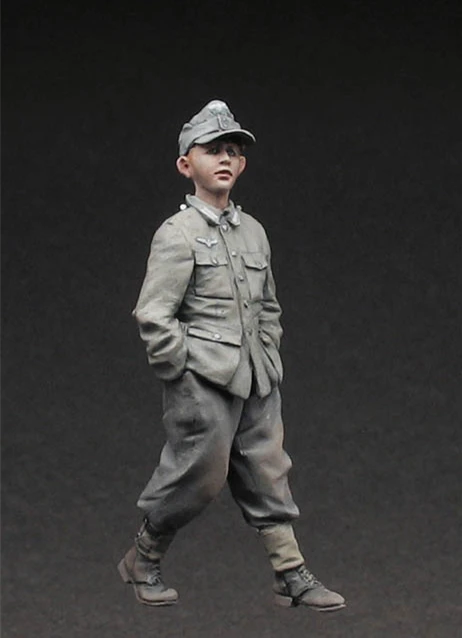 081 Young  Scene Pow, 1944-45  Unassembled Unpainted Top