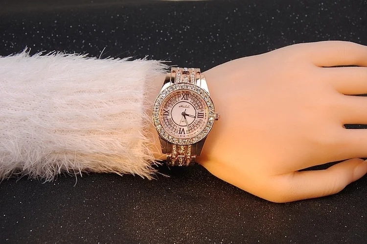 2016 новые роскошные ЖЕНСКИЕ НАРЯДНЫЕ часы модные женские со стразами ювелирные
