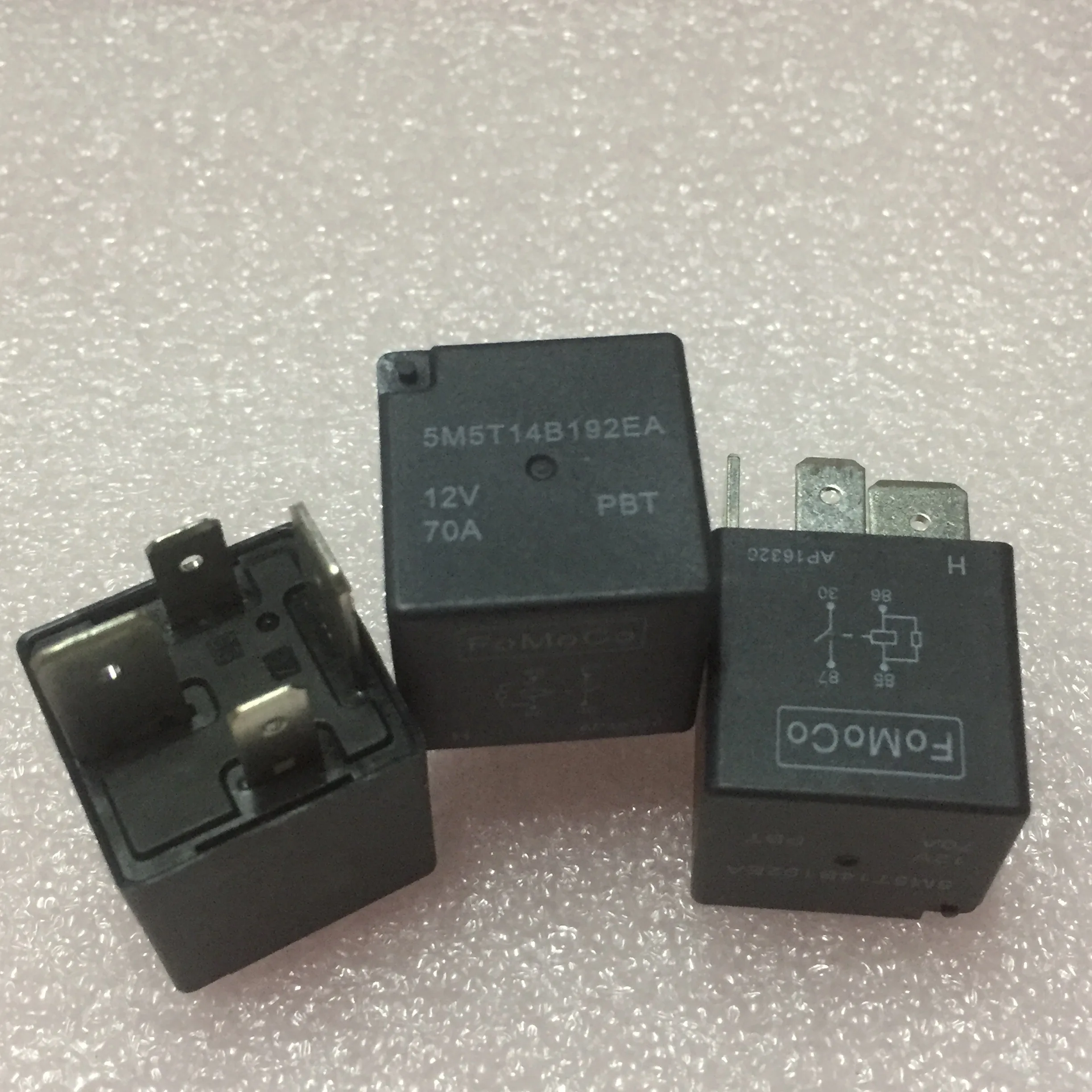 Реле HFV7 5M5T14B192EA 12 В 70A|Реле| |