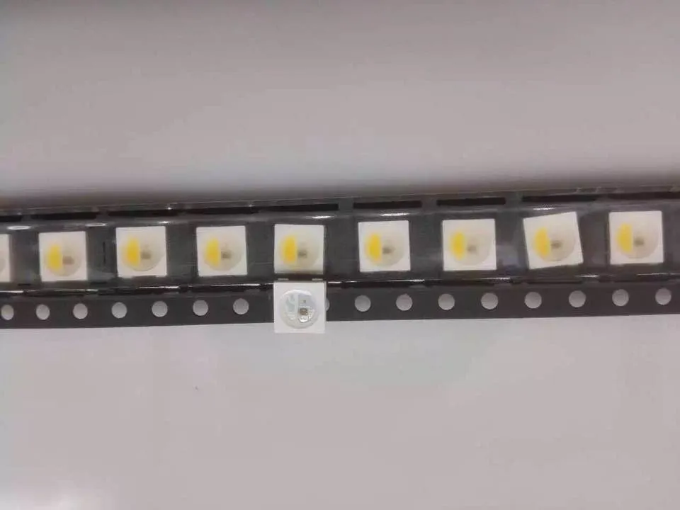 Светодиодная вссветильник шка SK6812 RGBW able full color 5050 со встроенным чипом 1000