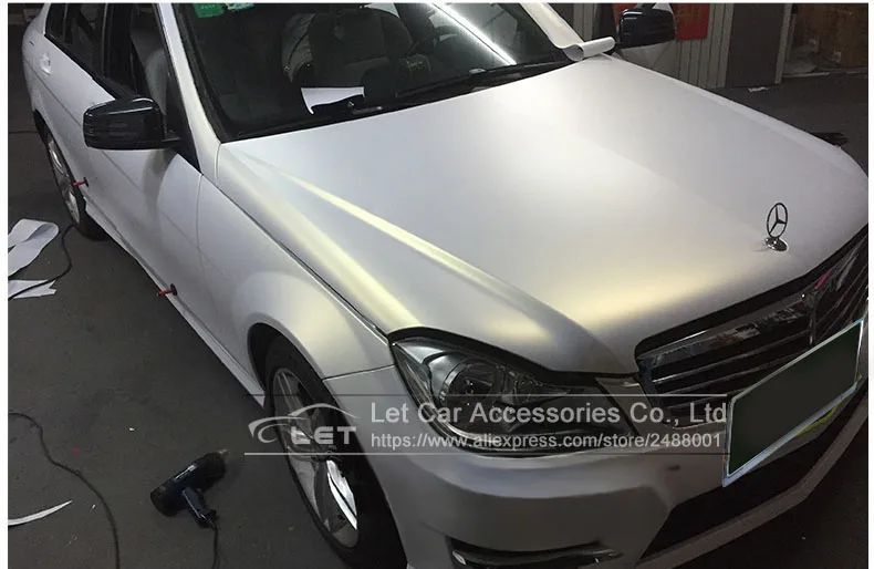 Плёнка для автомобиля цвет White Metallic Satin