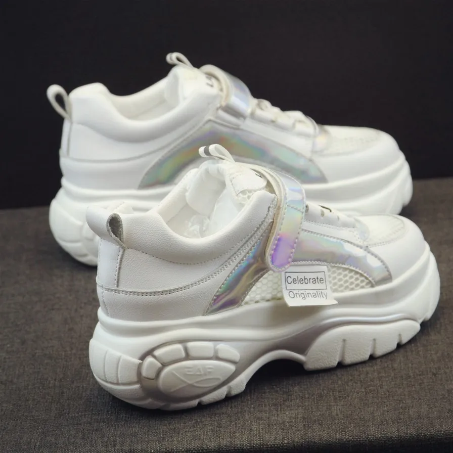 Женские кроссовки на толстой подошве белые платформе со шнуровкой и